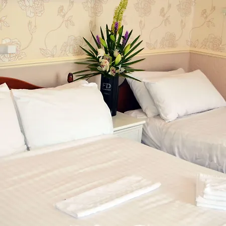 Lyndene Hotel-3